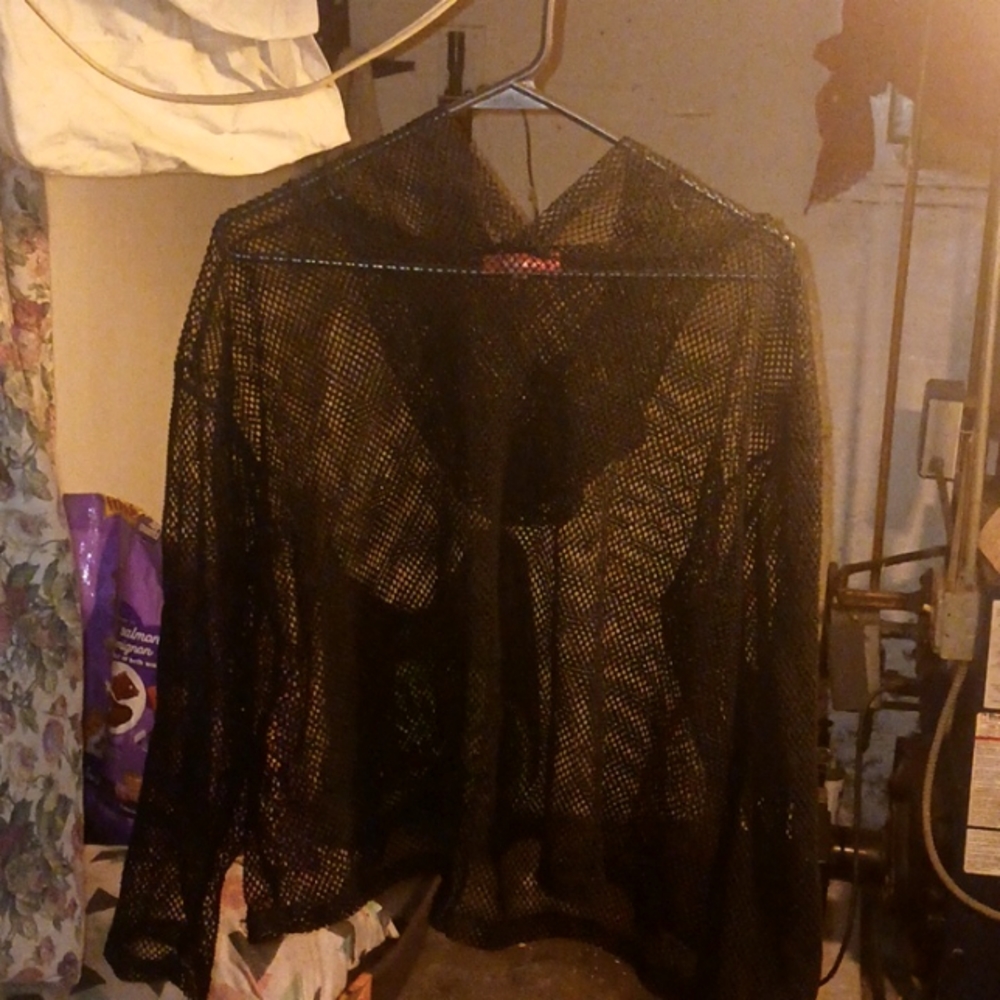 It's a rainbow mesh cropped fish net hoodie top(black)